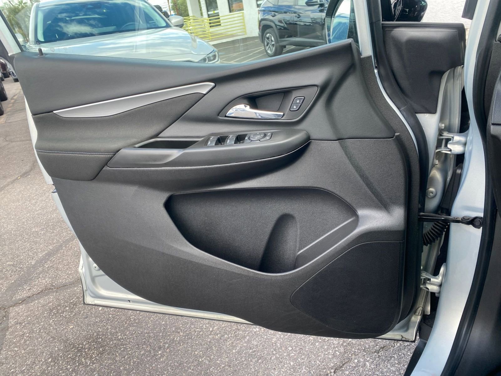 Thumbnail: 2023 Chevrolet Bolt EV - 24