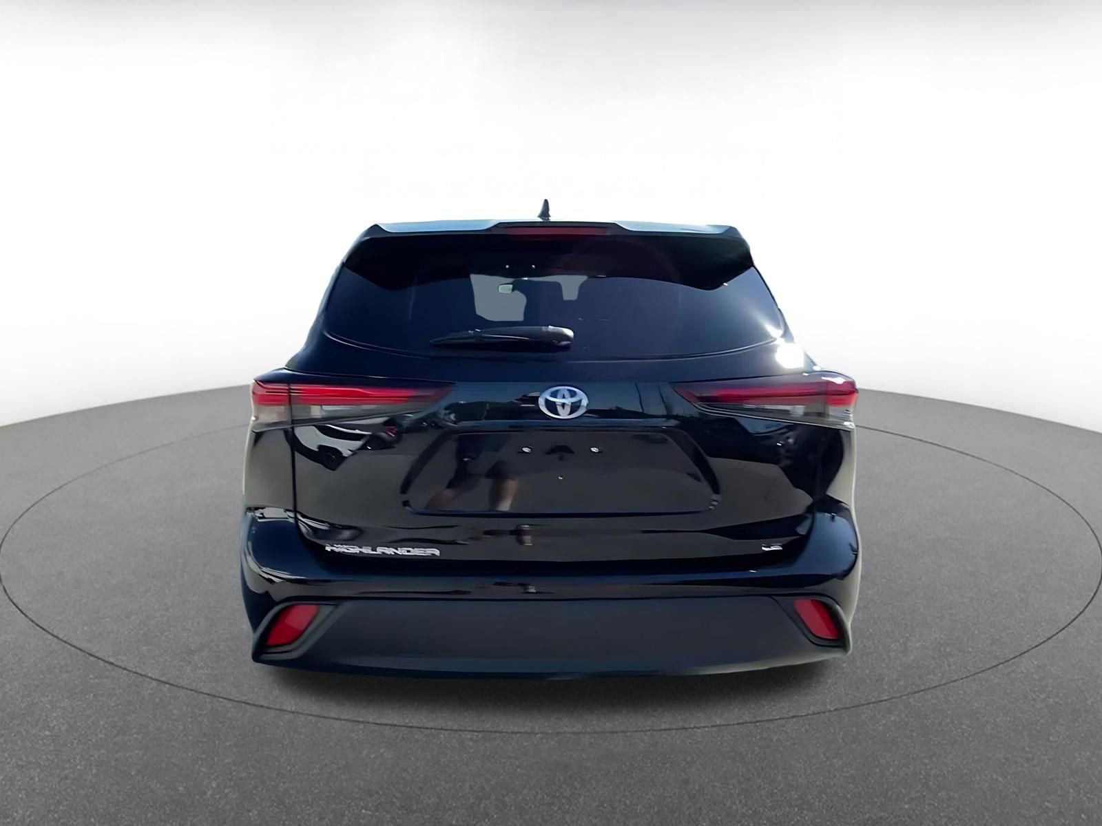 Thumbnail: 2025 Toyota Highlander - 14