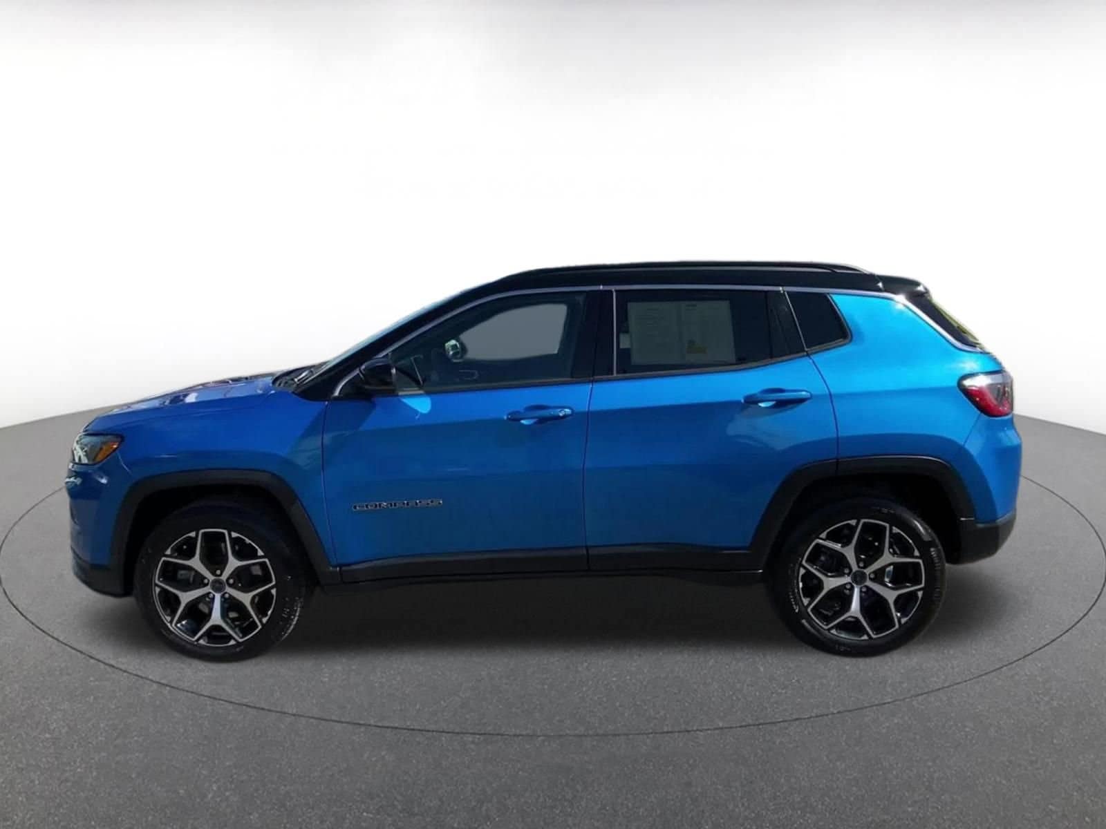 Thumbnail: 2025 Jeep Compass - 9