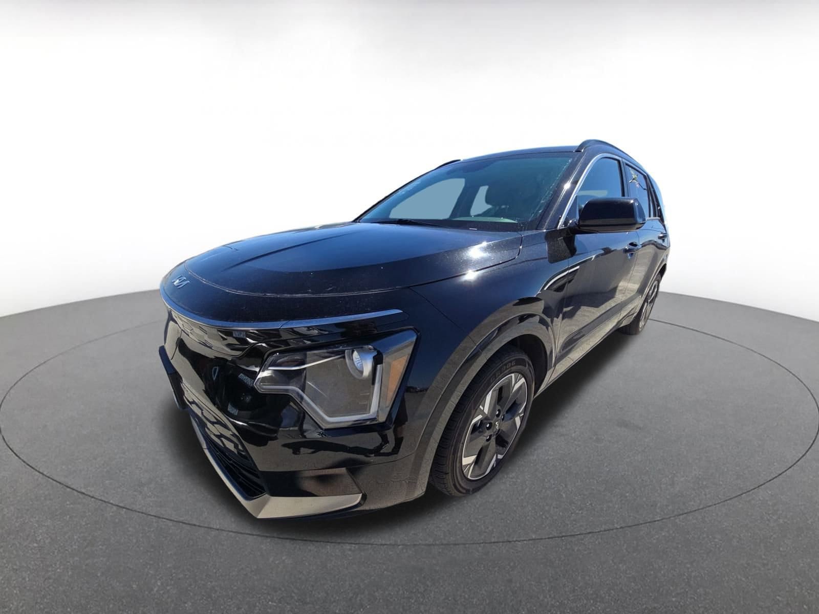 Thumbnail: 2023 Kia Niro - 5