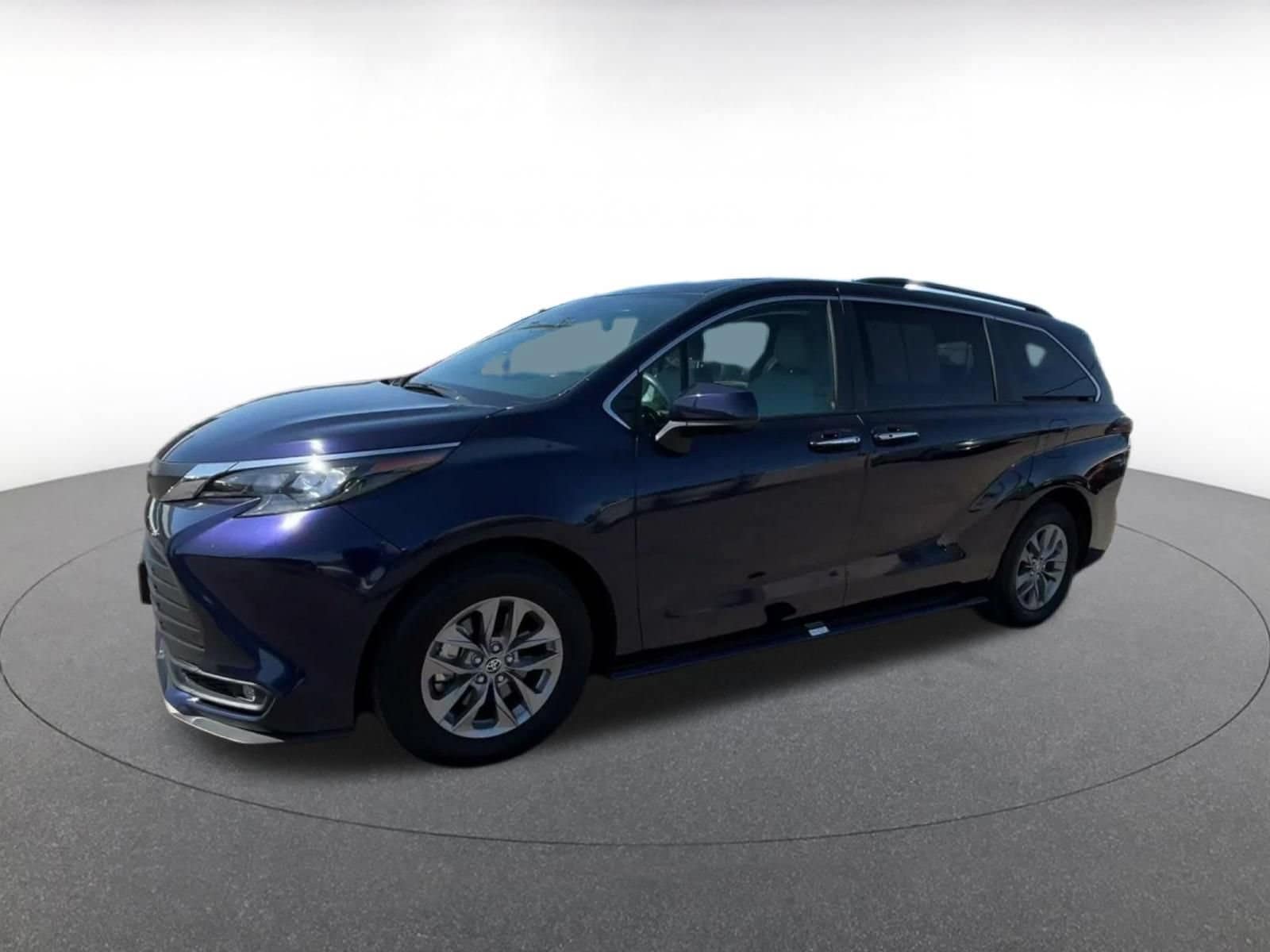 Thumbnail: 2025 Toyota Sienna - 7