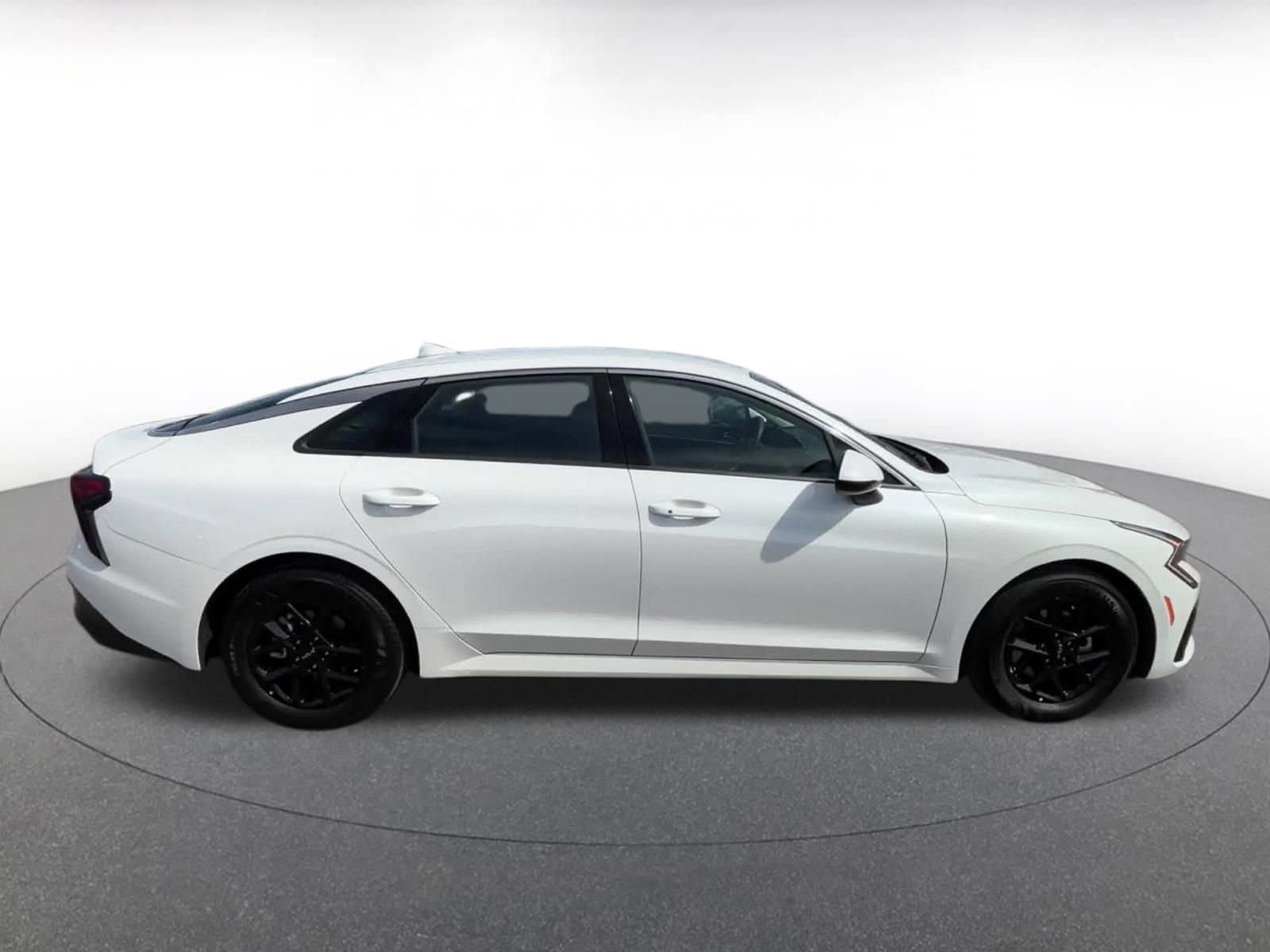 Thumbnail: 2025 Kia K5 - 16