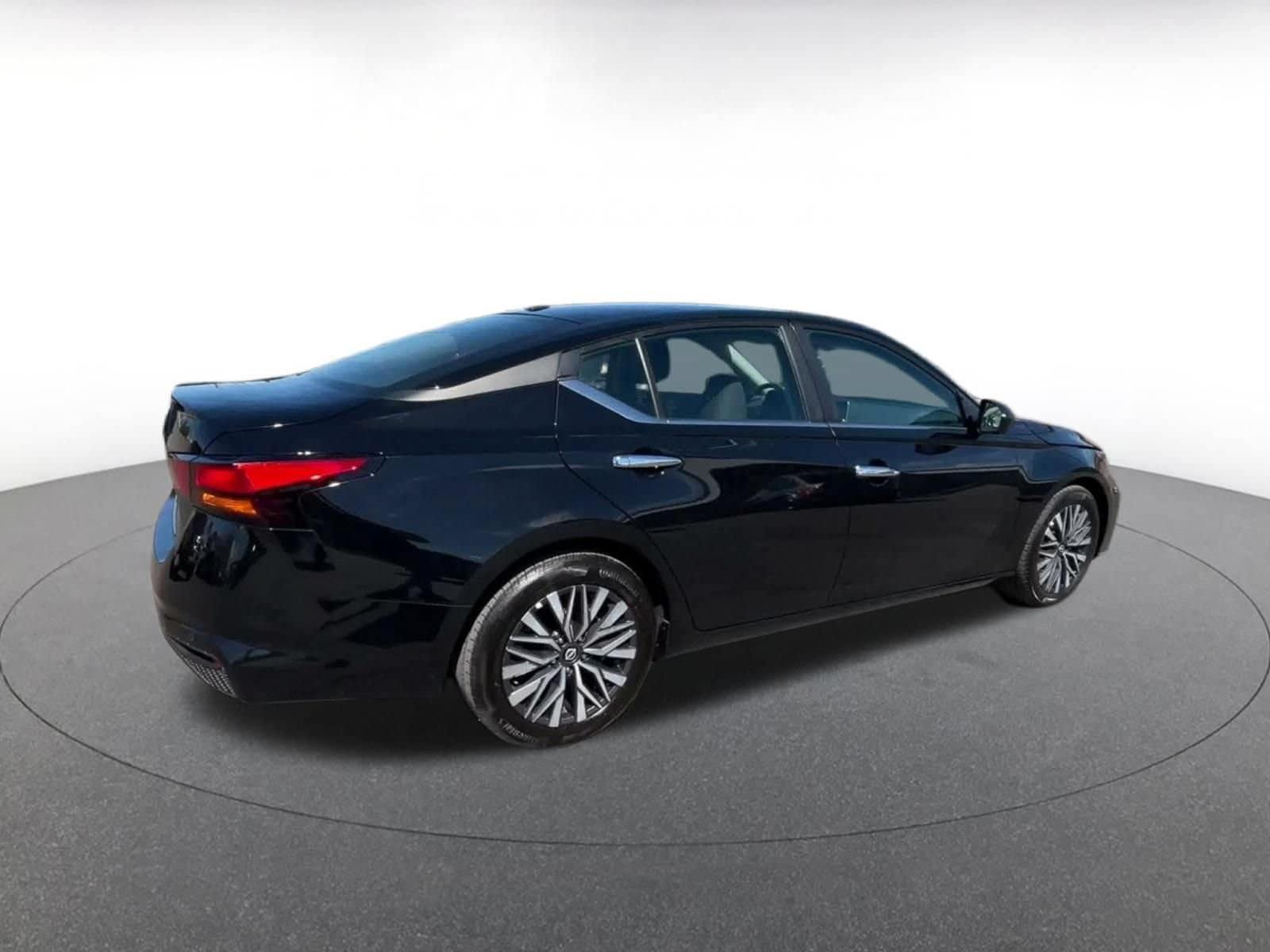 Thumbnail: 2025 Nissan Altima - 13
