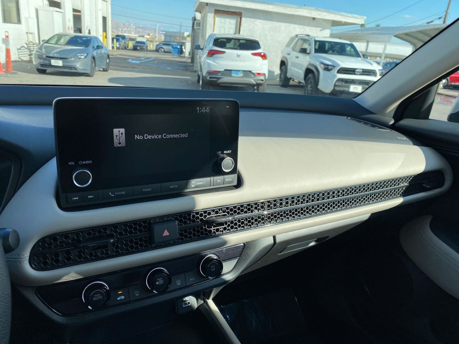 Thumbnail: 2025 Honda HR-V - 18