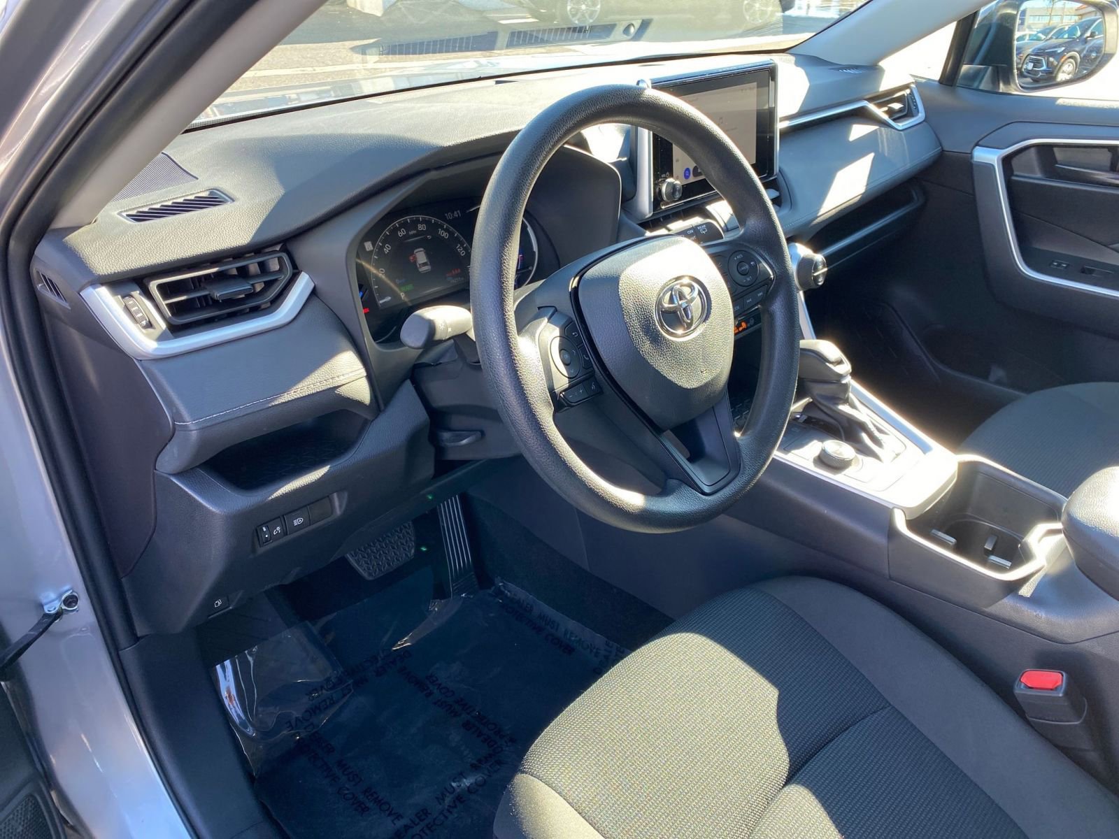 Thumbnail: 2025 Toyota RAV4 - 34