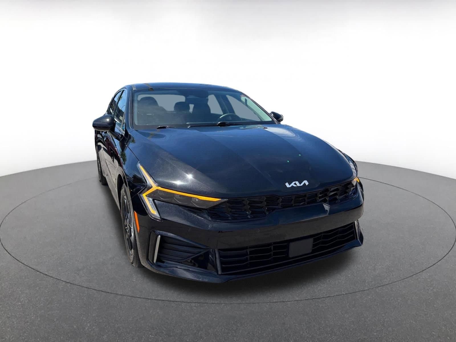 Thumbnail: 2025 Kia K5 - 1
