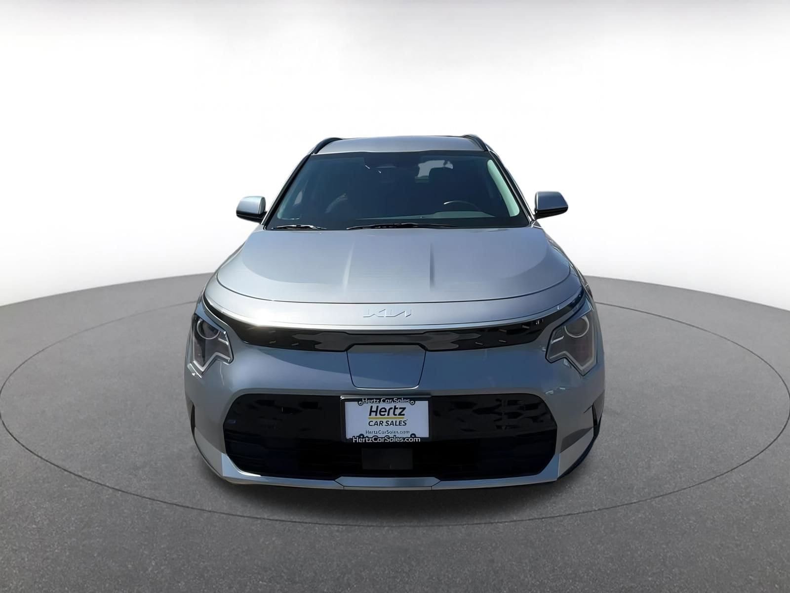 Thumbnail: 2023 Kia Niro - 4