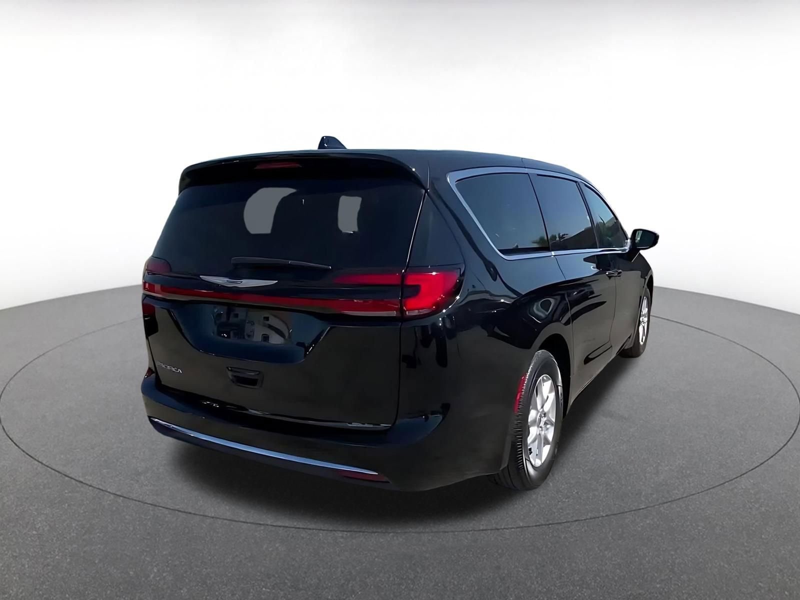 Thumbnail: 2025 Chrysler Pacifica - 14