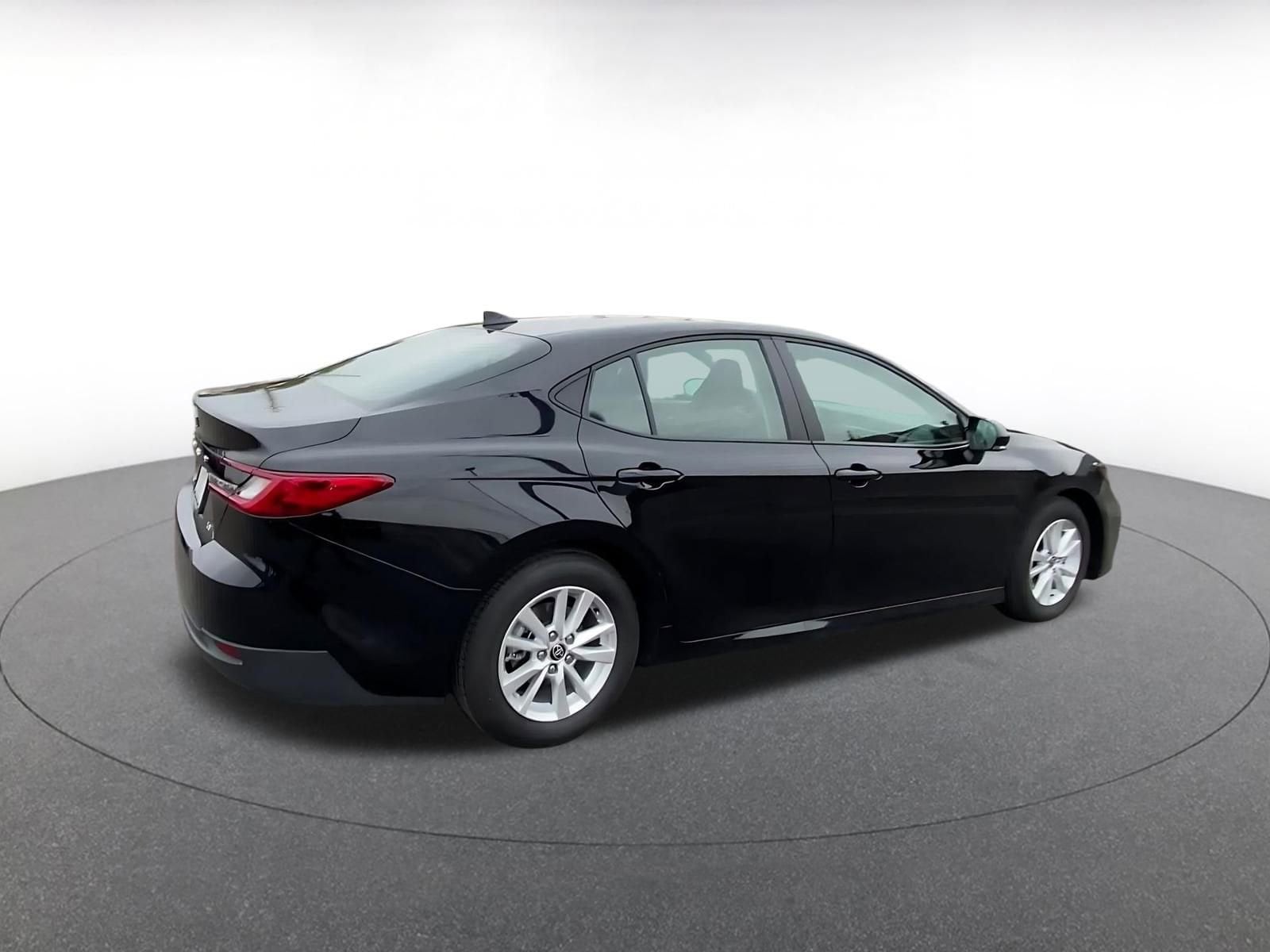 Thumbnail: 2025 Toyota Camry - 15