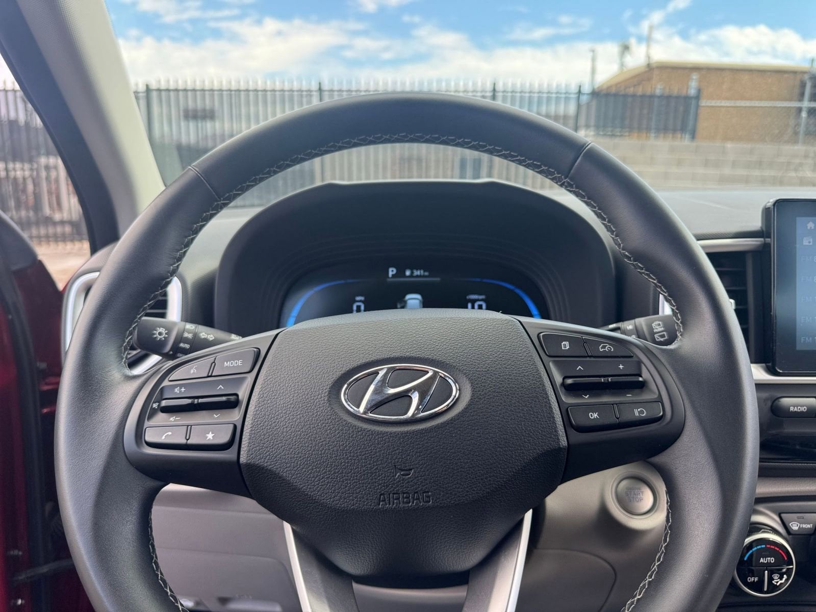 Thumbnail: 2025 Hyundai Venue - 25