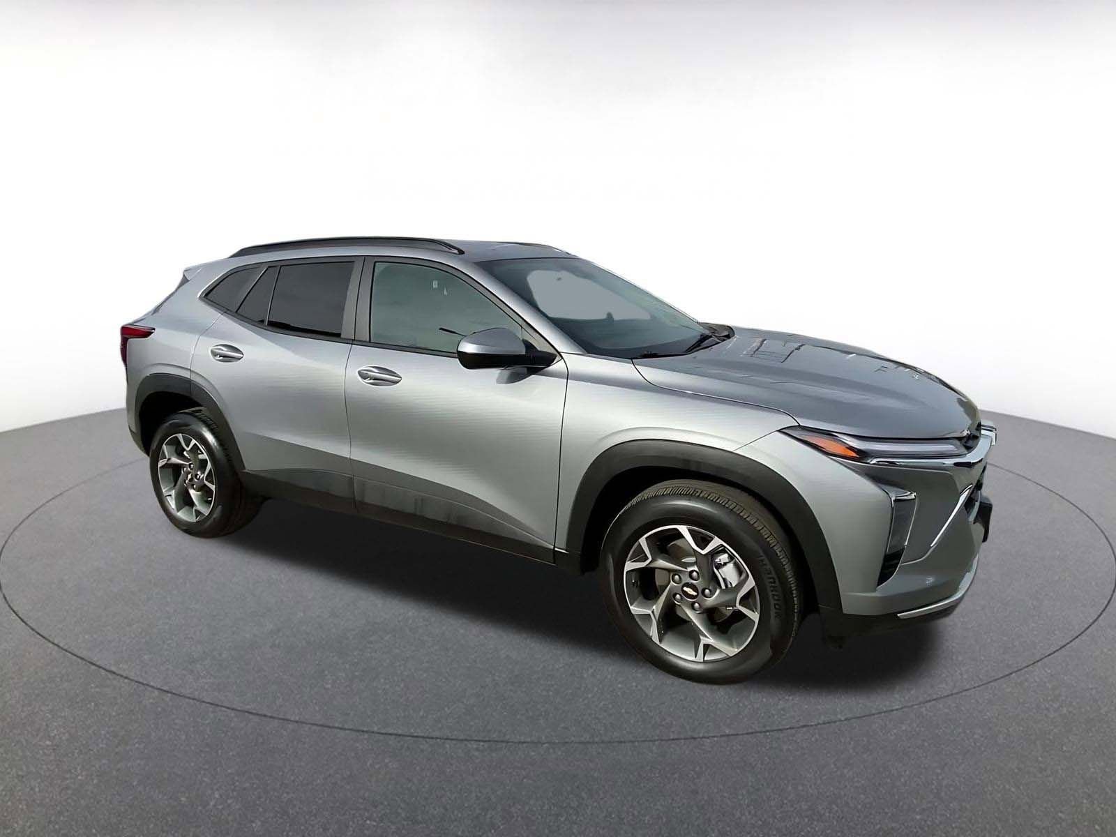 Thumbnail: 2025 Chevrolet Trax - 2