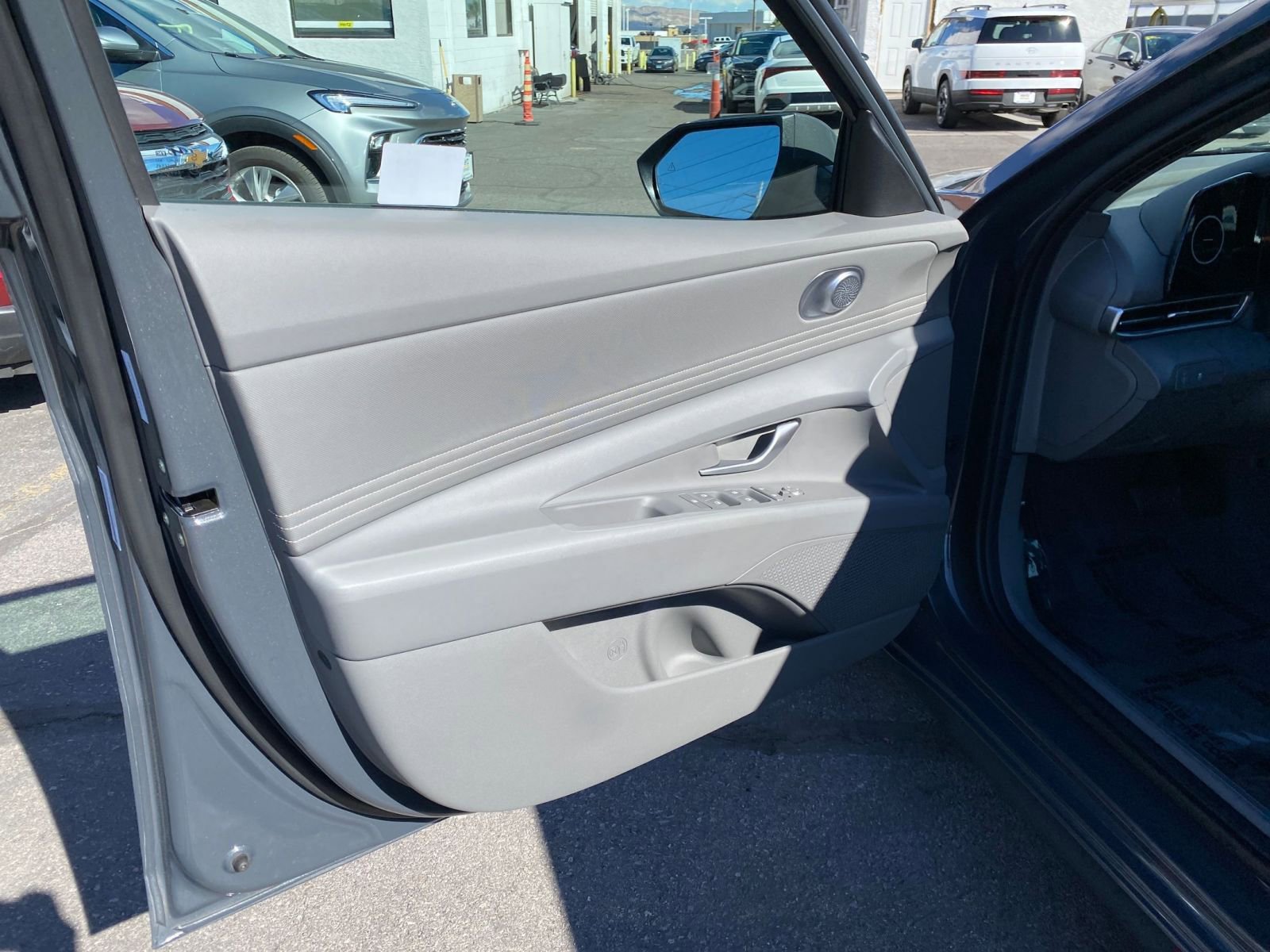 Thumbnail: 2025 Hyundai Elantra - 18