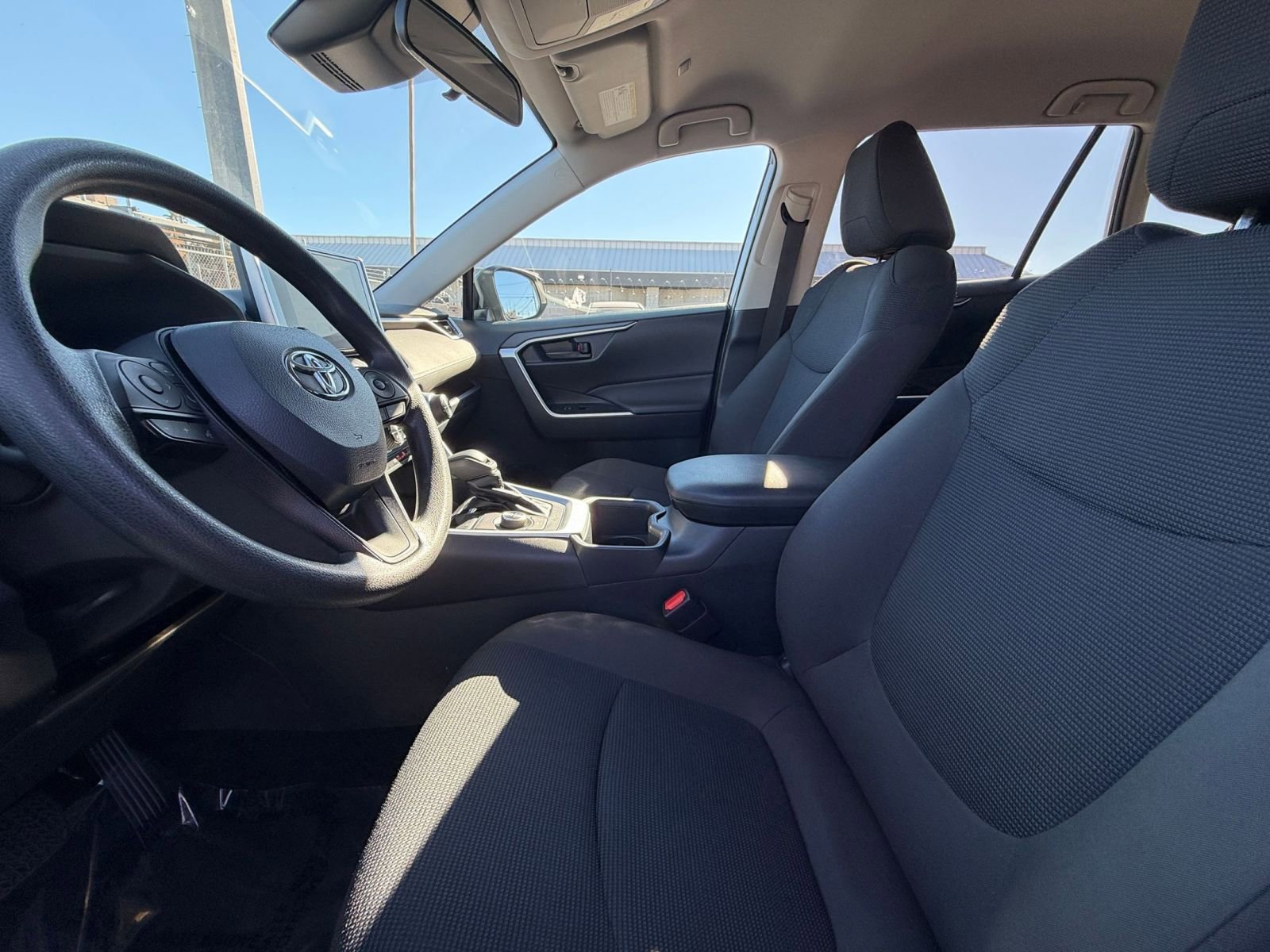 Thumbnail: 2025 Toyota RAV4 - 27