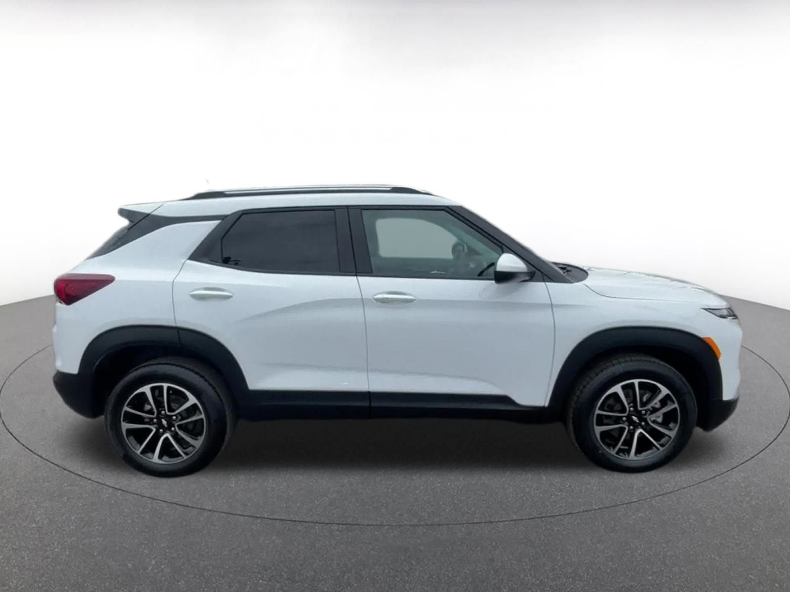 Thumbnail: 2025 Chevrolet TrailBlazer - 16