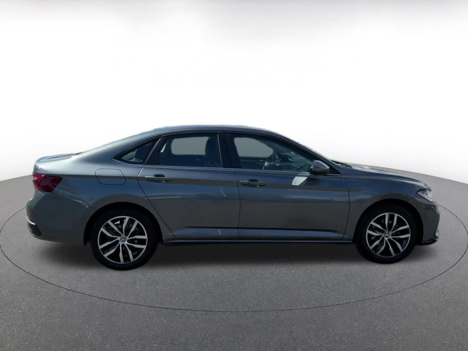 Thumbnail: 2025 Volkswagen Jetta - 16