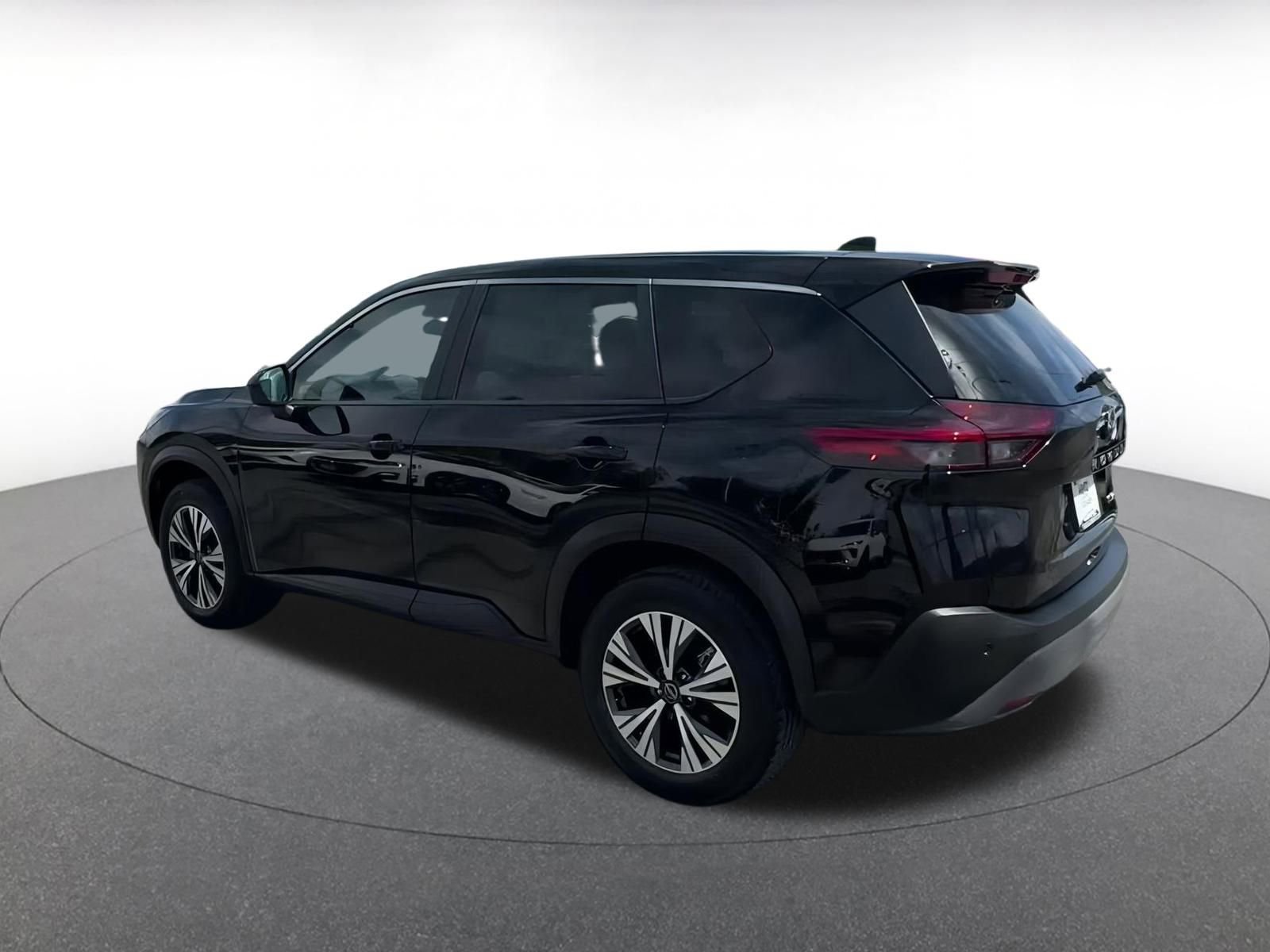 Thumbnail: 2023 Nissan Rogue - 10