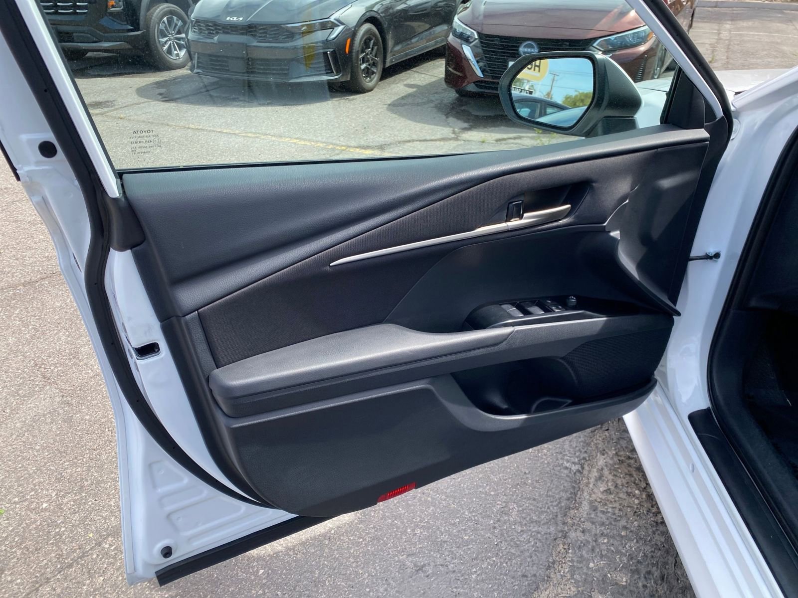 Thumbnail: 2025 Toyota Camry - 18