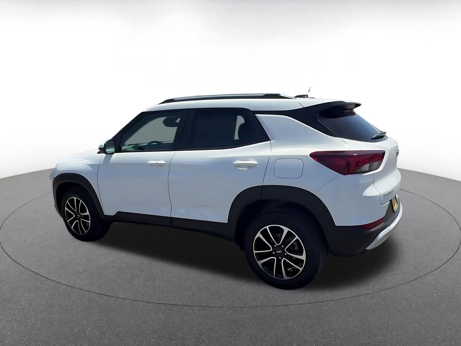 Thumbnail: 2025 Chevrolet TrailBlazer - 10