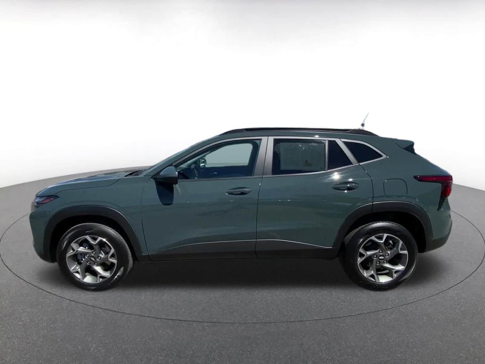 Thumbnail: 2025 Chevrolet Trax - 9