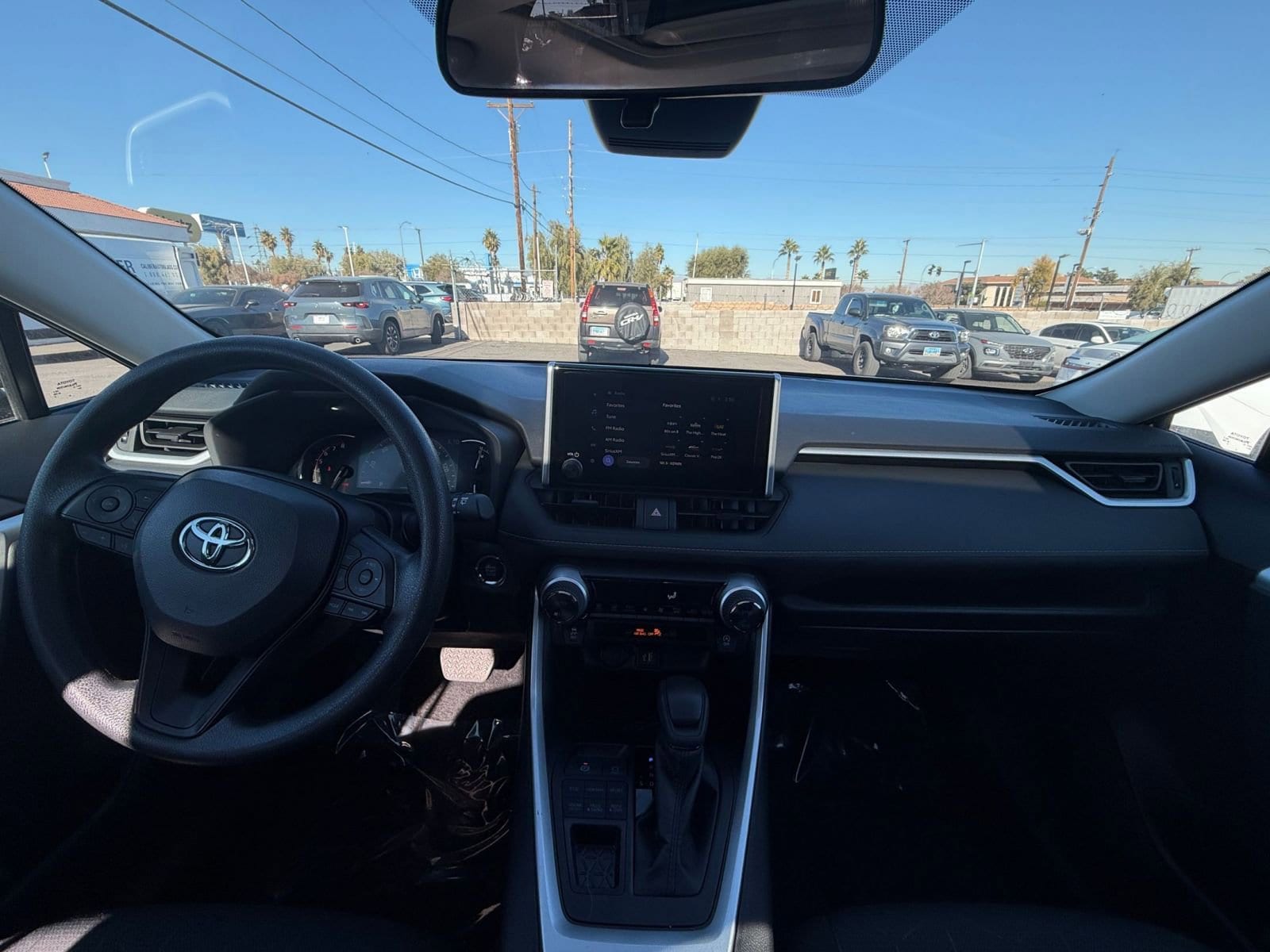 Thumbnail: 2025 Toyota RAV4 - 33