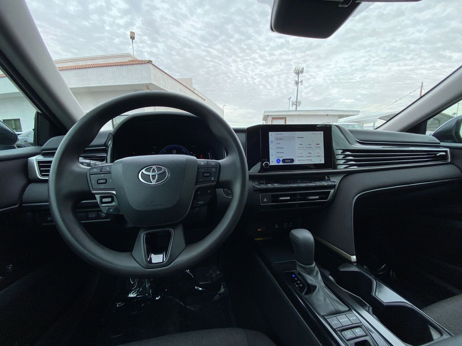 Thumbnail: 2025 Toyota Camry - 33