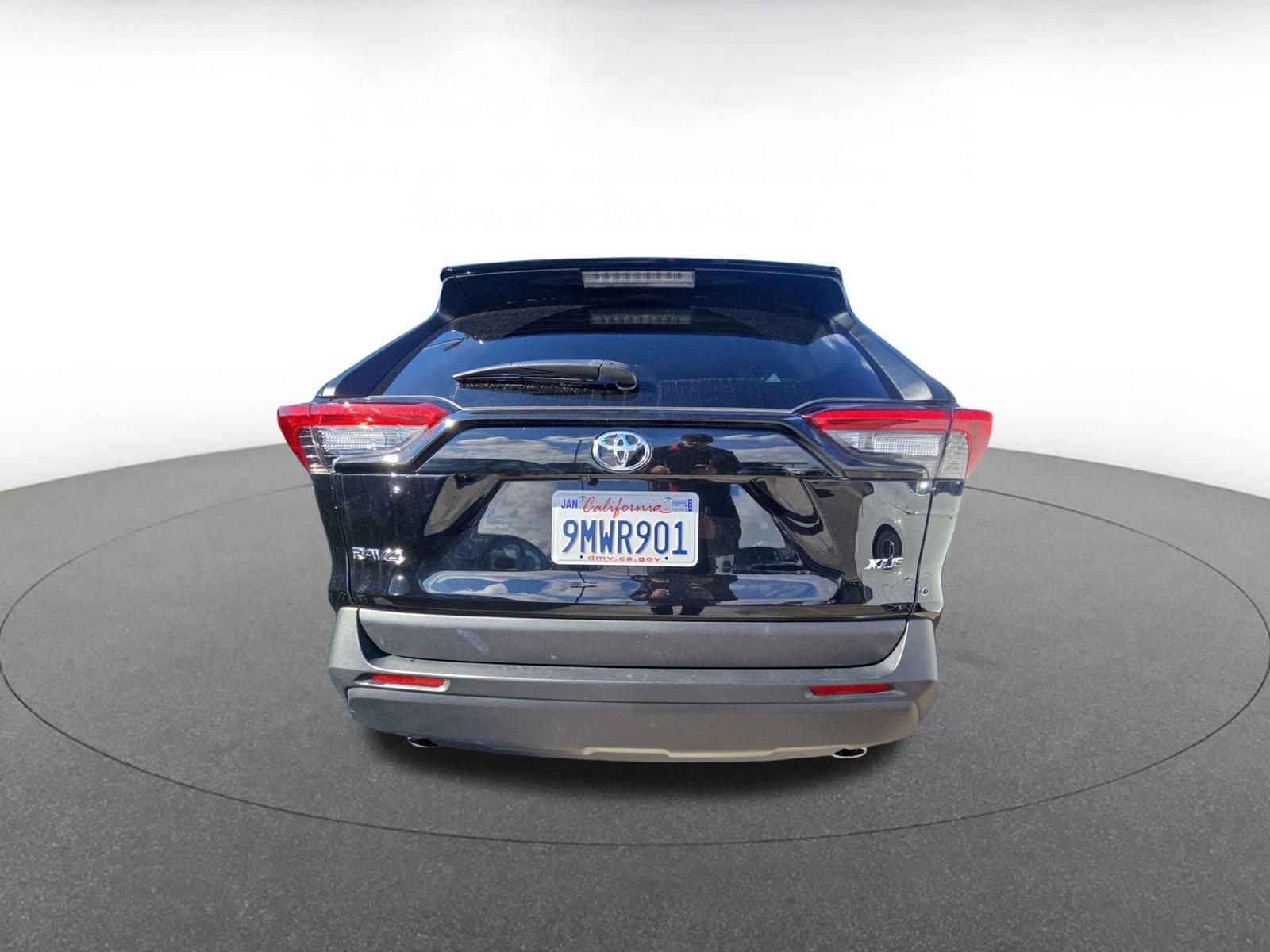 Thumbnail: 2025 Toyota RAV4 - 8