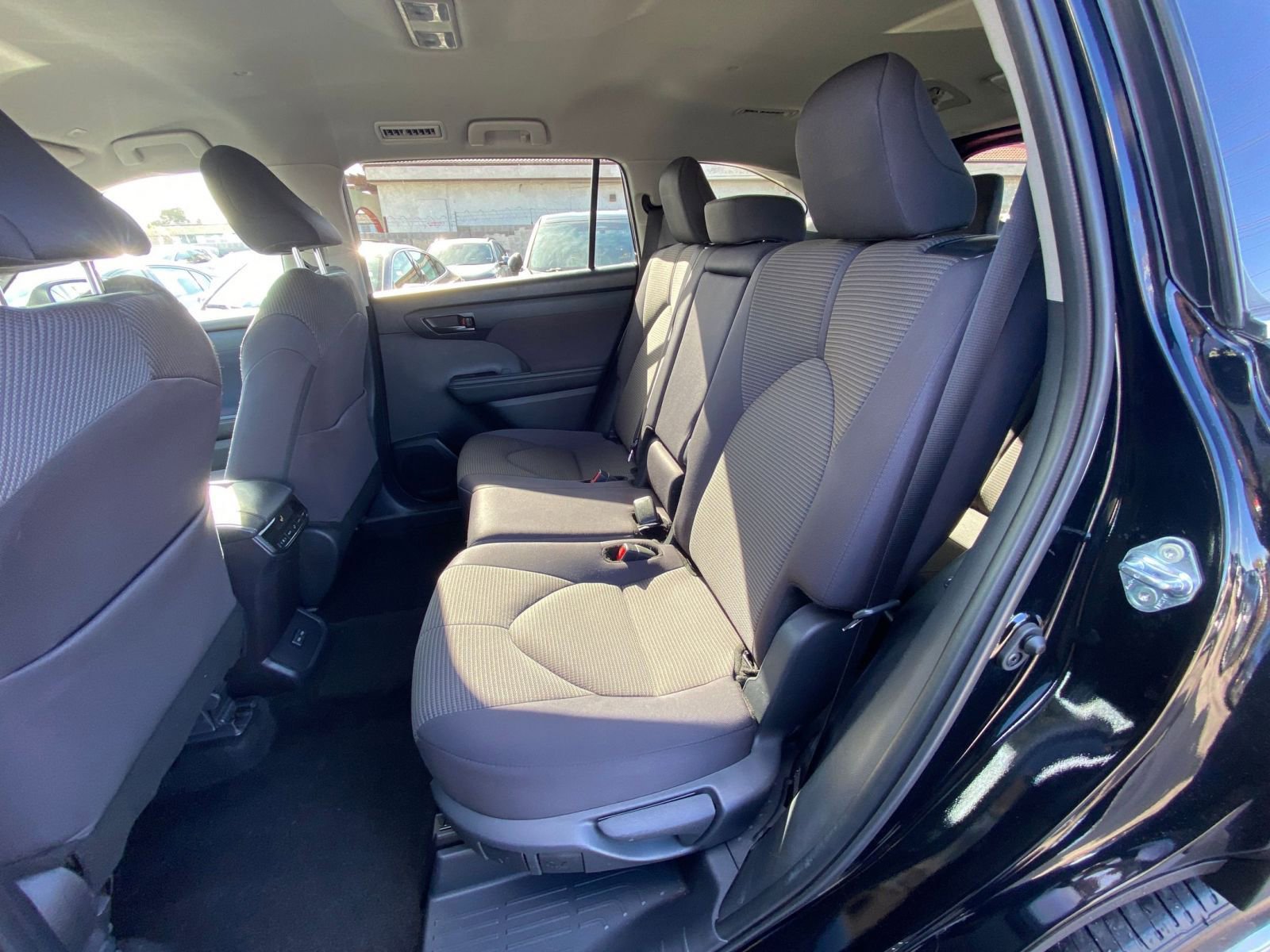 Thumbnail: 2025 Toyota Highlander - 27