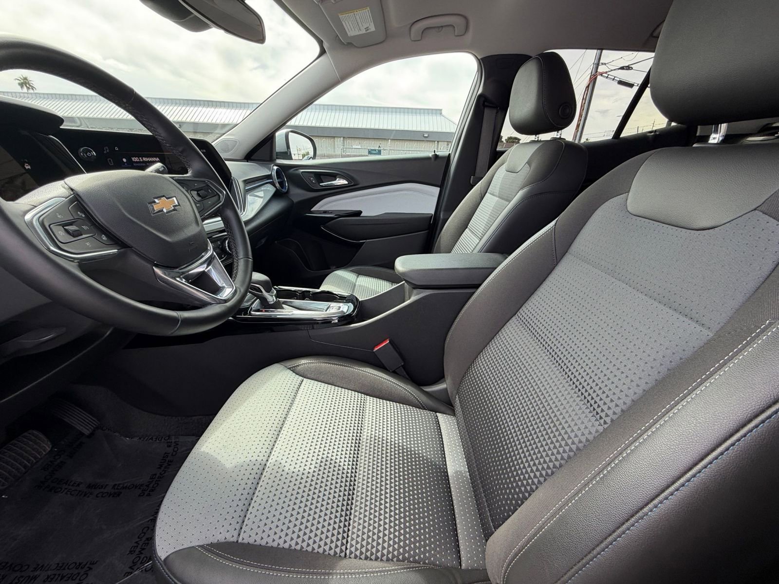 Thumbnail: 2025 Chevrolet Trax - 25