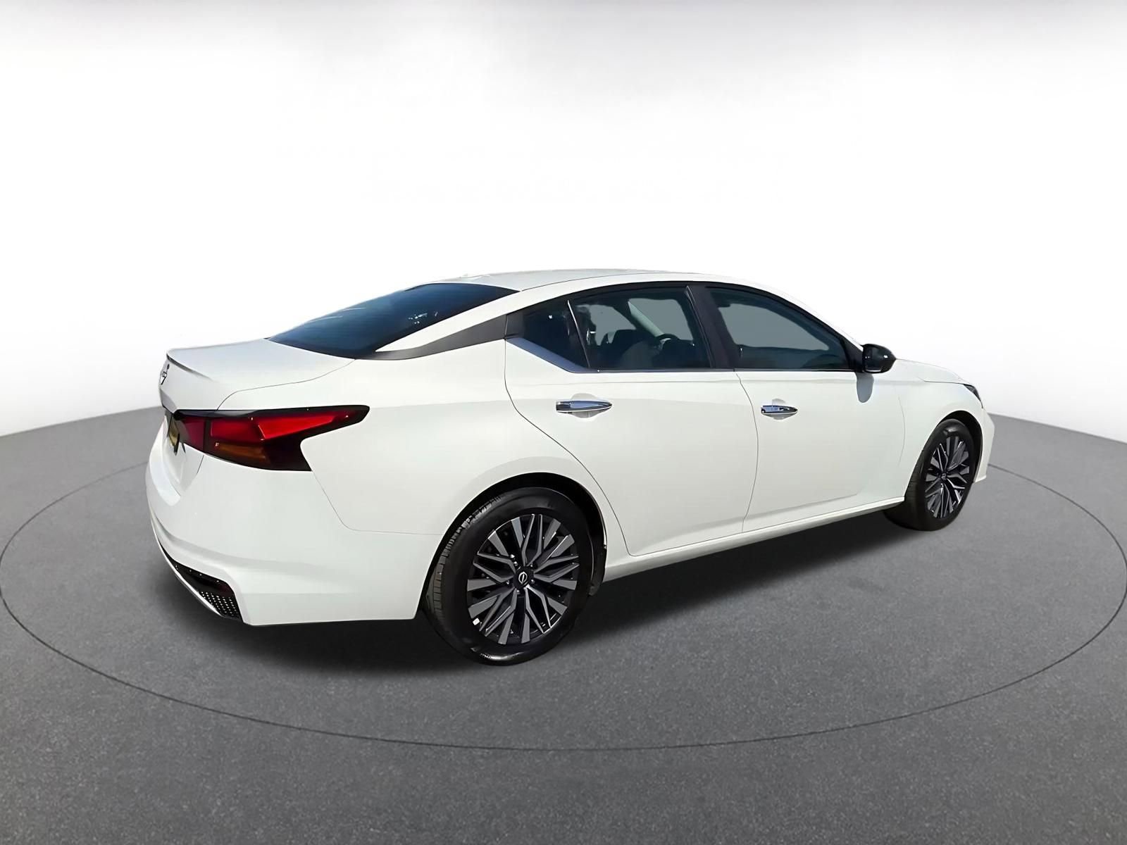 Thumbnail: 2025 Nissan Altima - 14