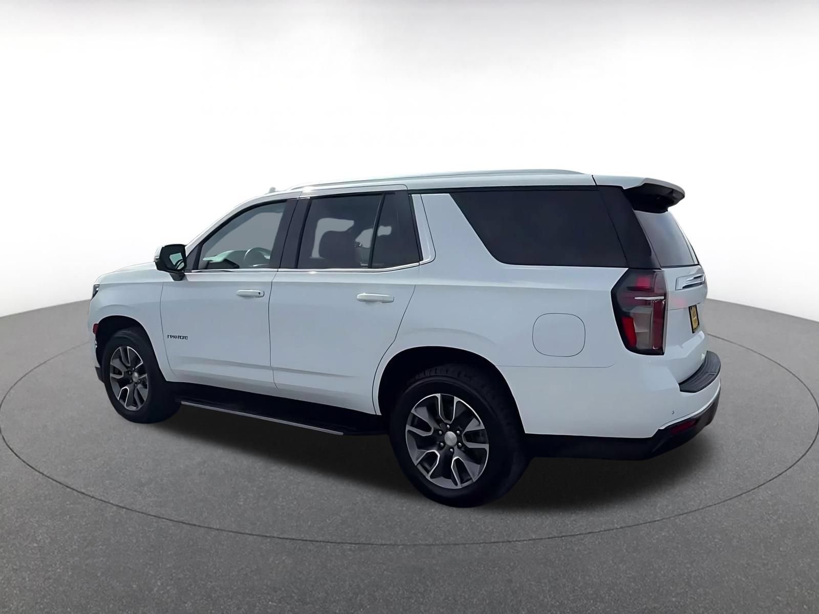 Thumbnail: 2023 Chevrolet Tahoe - 10