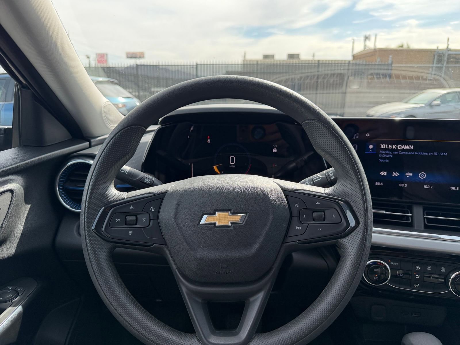 Thumbnail: 2025 Chevrolet Trax - 33