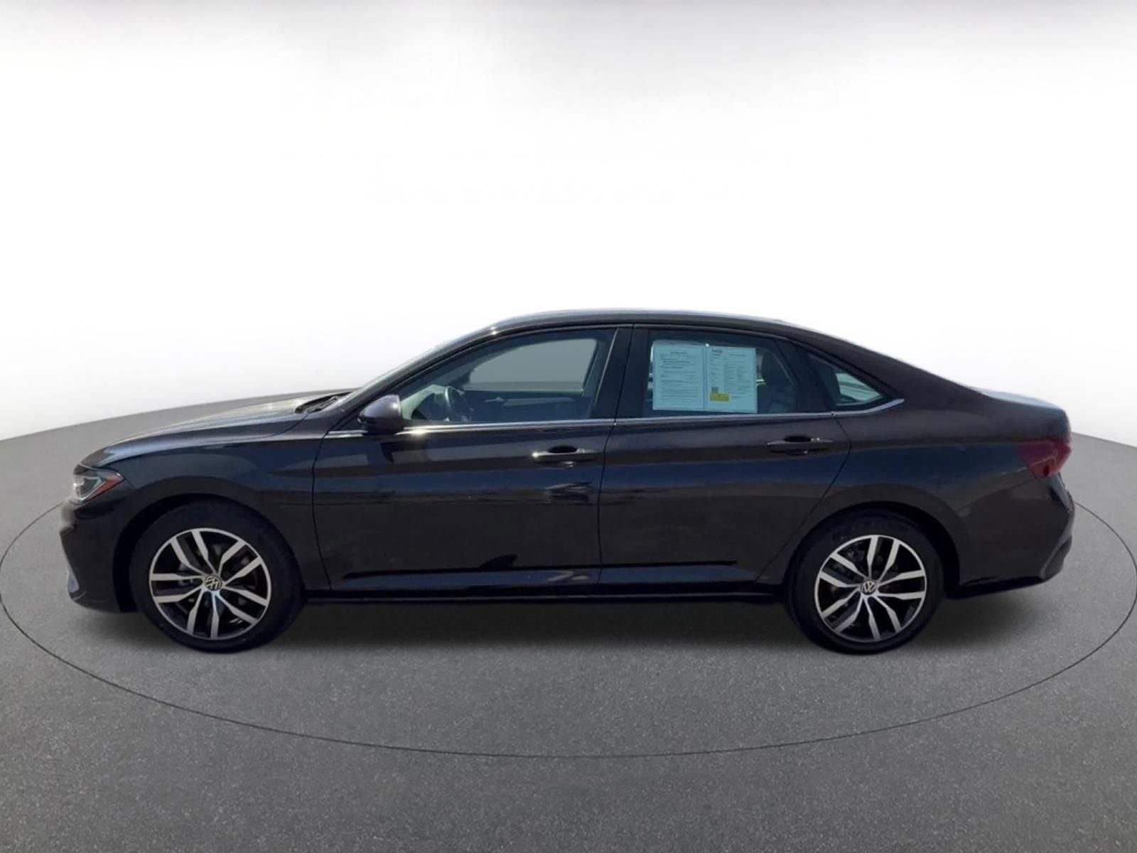 Thumbnail: 2025 Volkswagen Jetta - 9