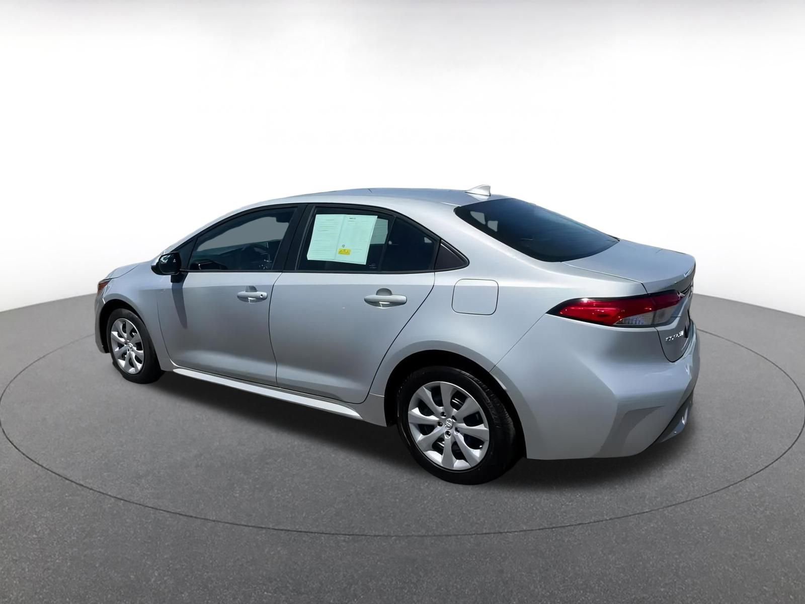 Thumbnail: 2021 Toyota Corolla - 10
