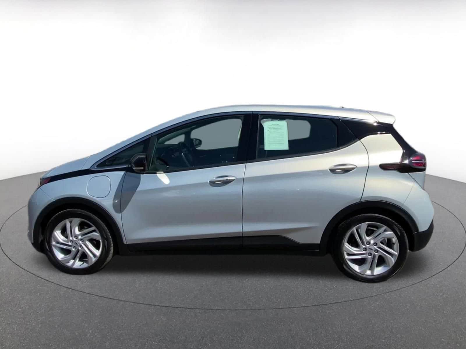 Thumbnail: 2023 Chevrolet Bolt EV - 9