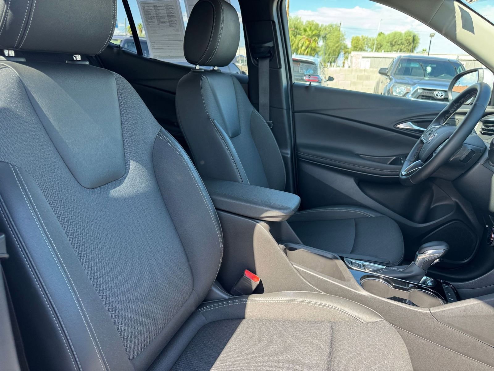 Thumbnail: 2025 Buick Encore GX - 34