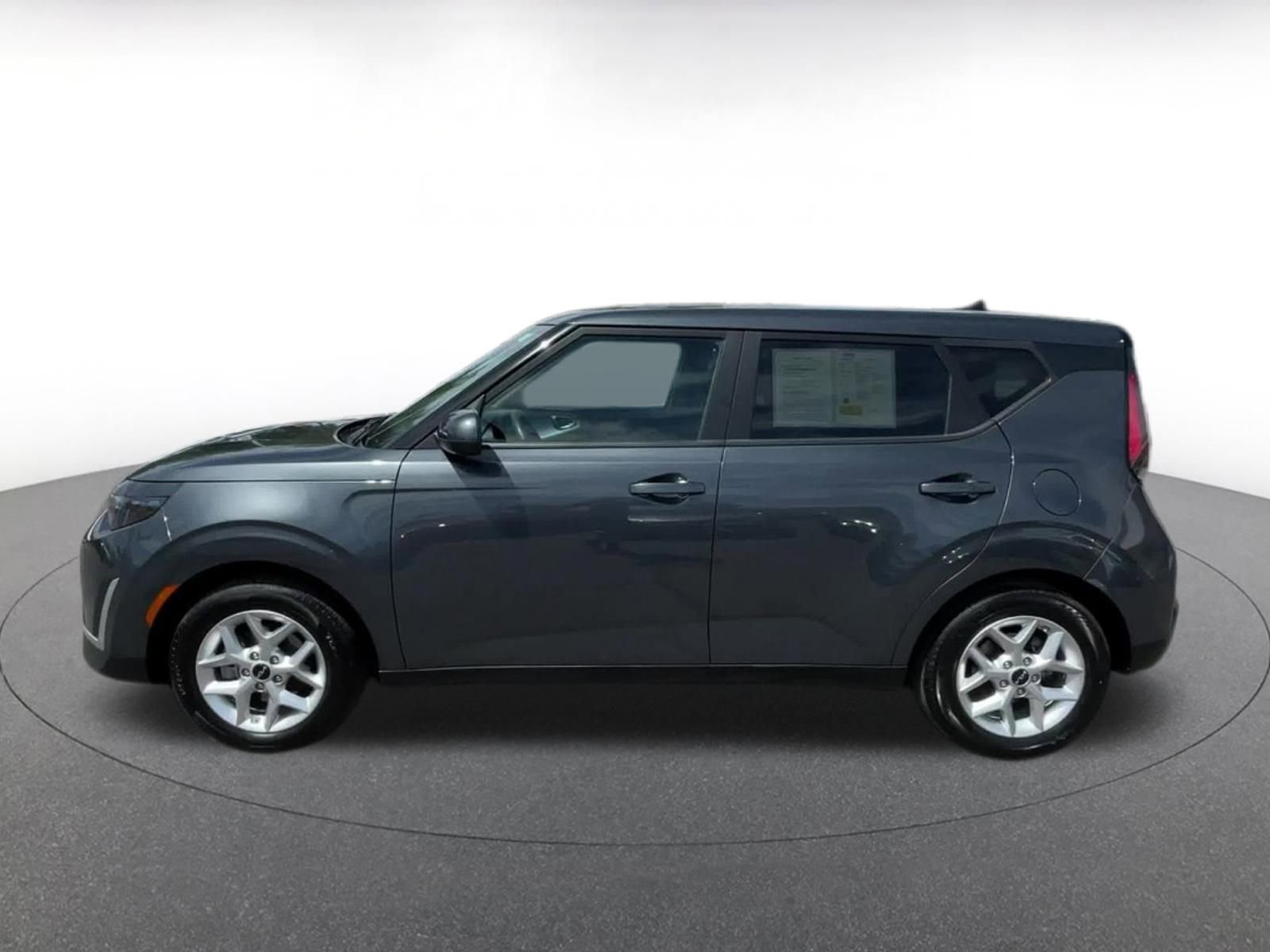 Thumbnail: 2023 Kia Soul - 8