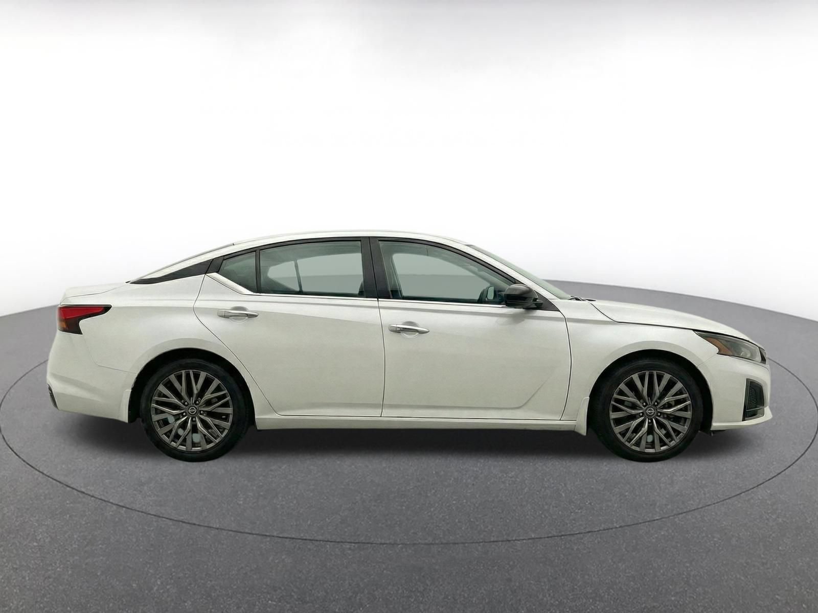 Thumbnail: 2025 Nissan Altima - 10