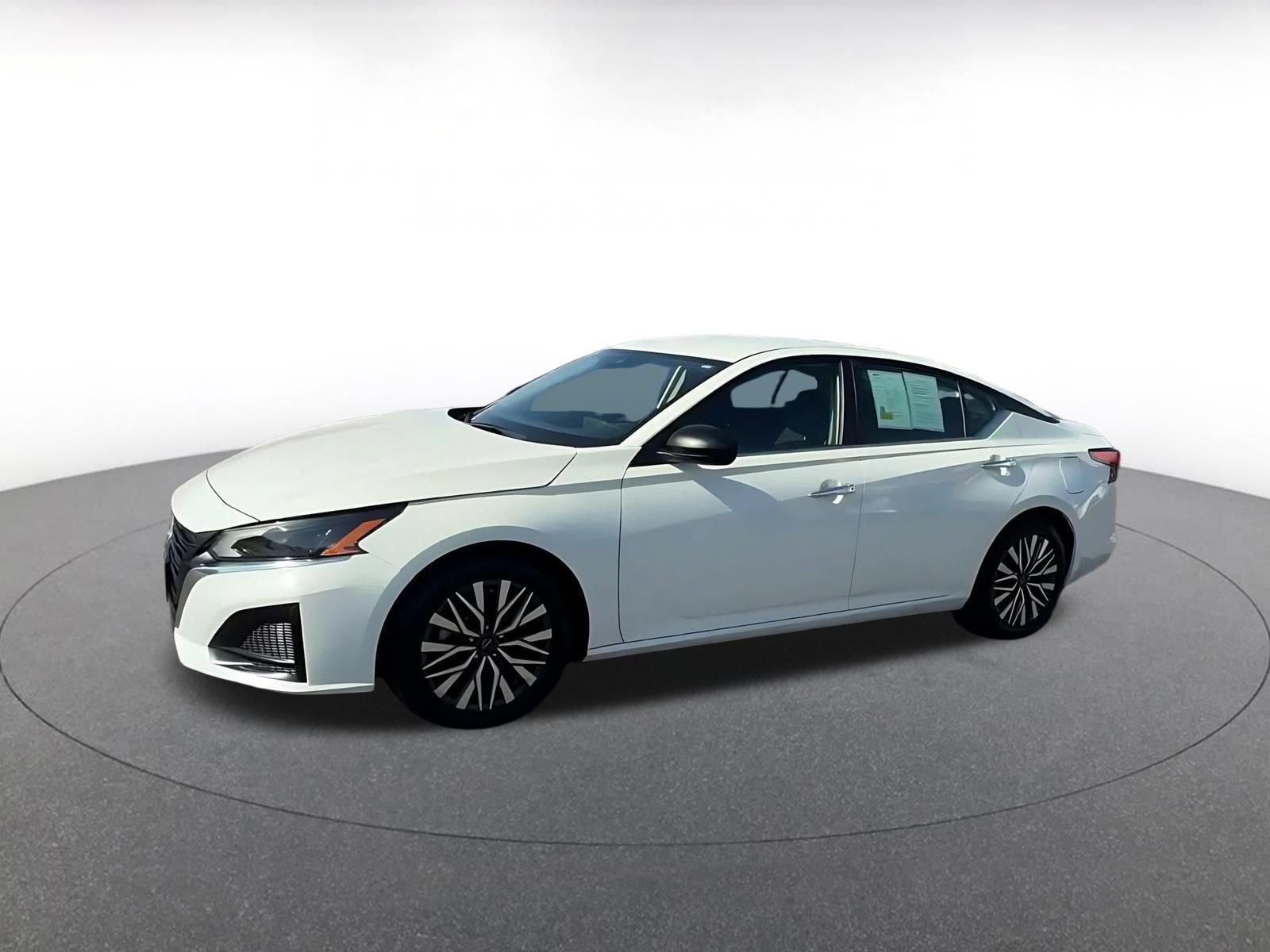 Thumbnail: 2025 Nissan Altima - 9