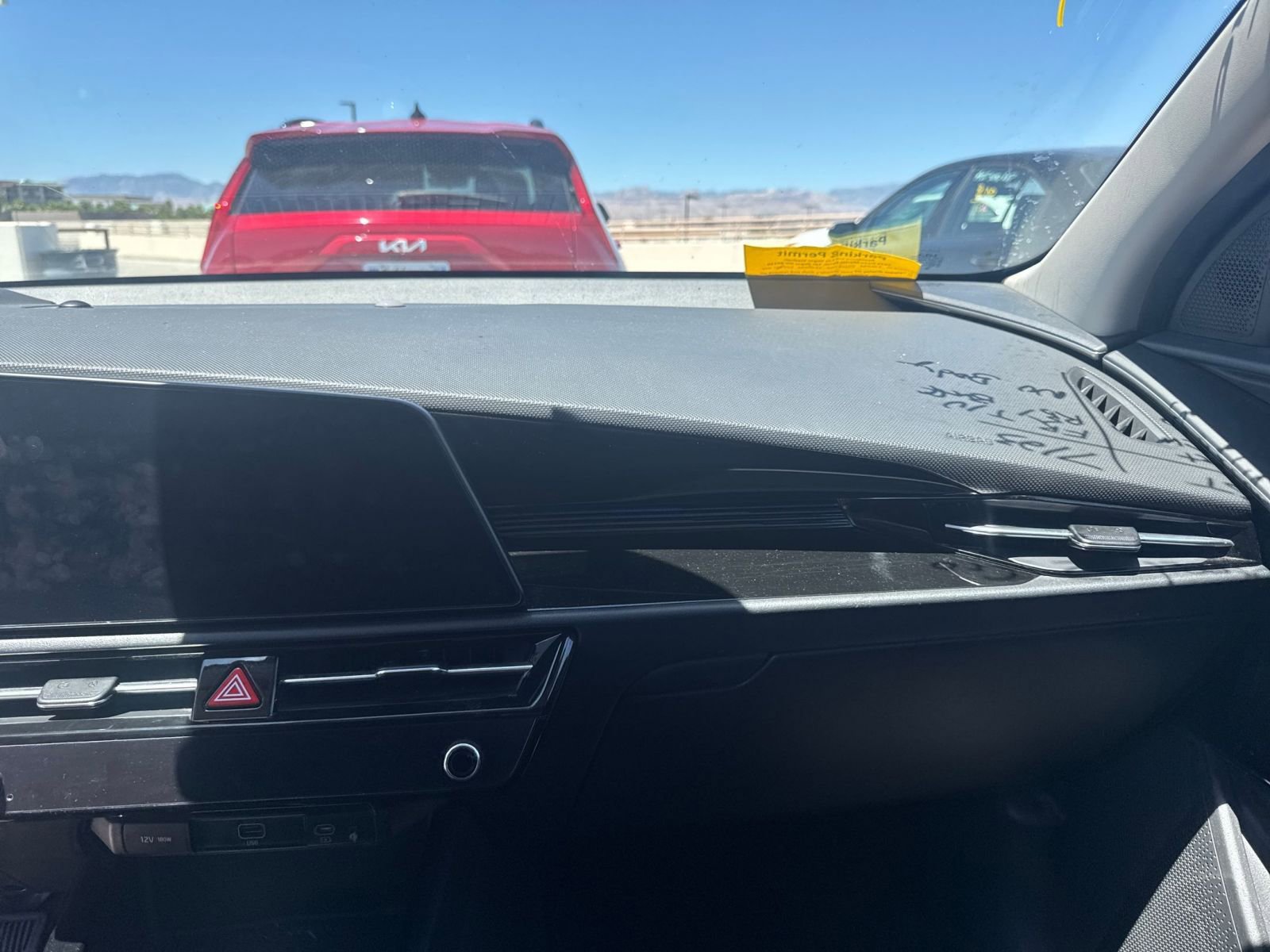 Thumbnail: 2023 Kia Niro - 8