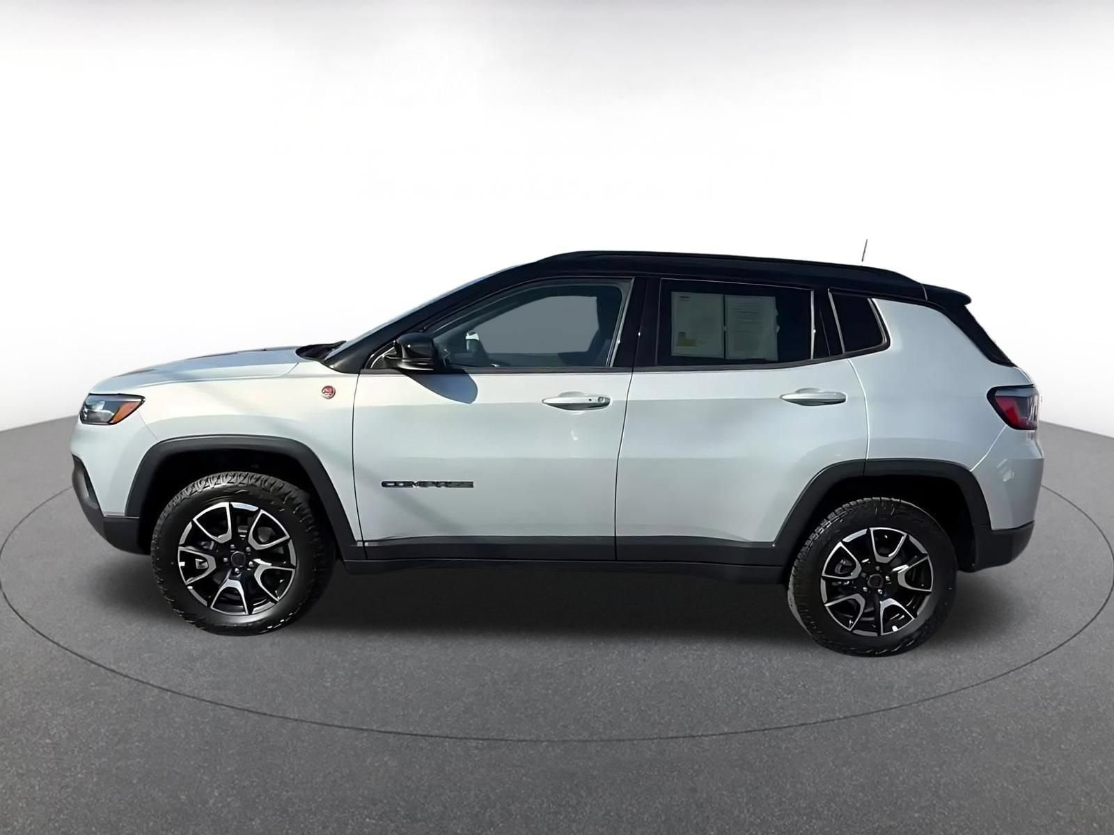 Thumbnail: 2025 Jeep Compass - 9
