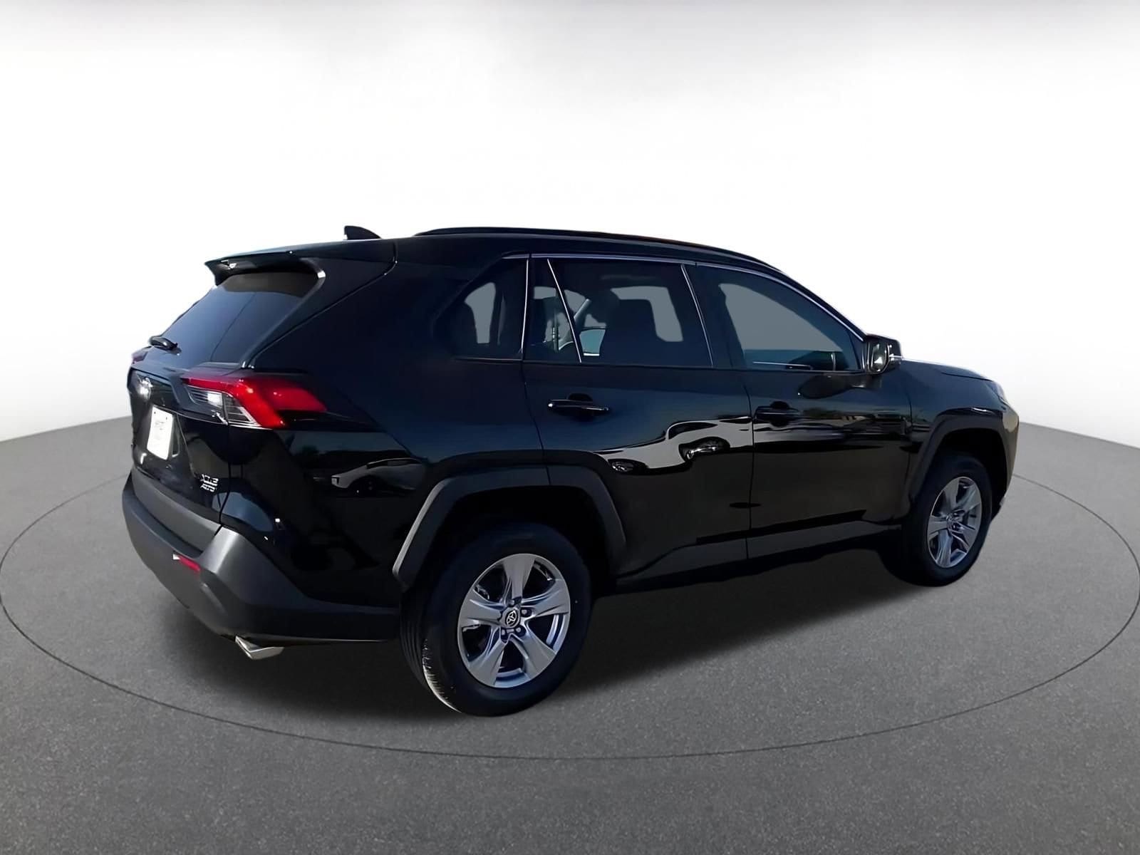 Thumbnail: 2025 Toyota RAV4 - 15