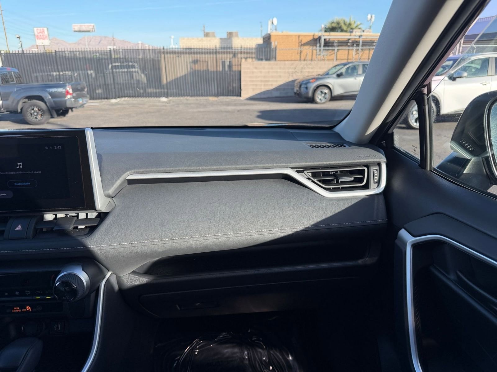 Thumbnail: 2025 Toyota RAV4 - 34