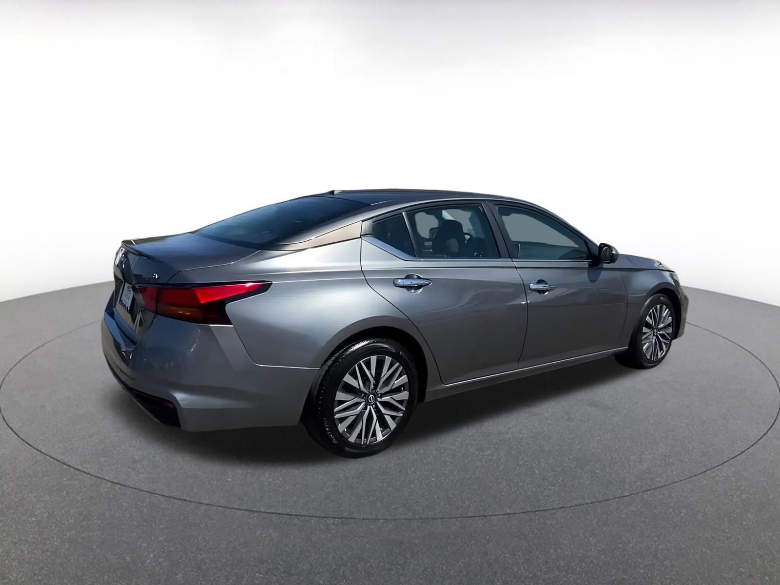 Thumbnail: 2023 Nissan Altima - 15