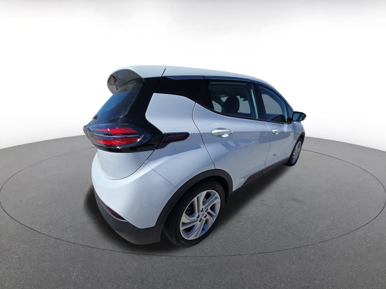 Thumbnail: 2023 Chevrolet Bolt EV - 9