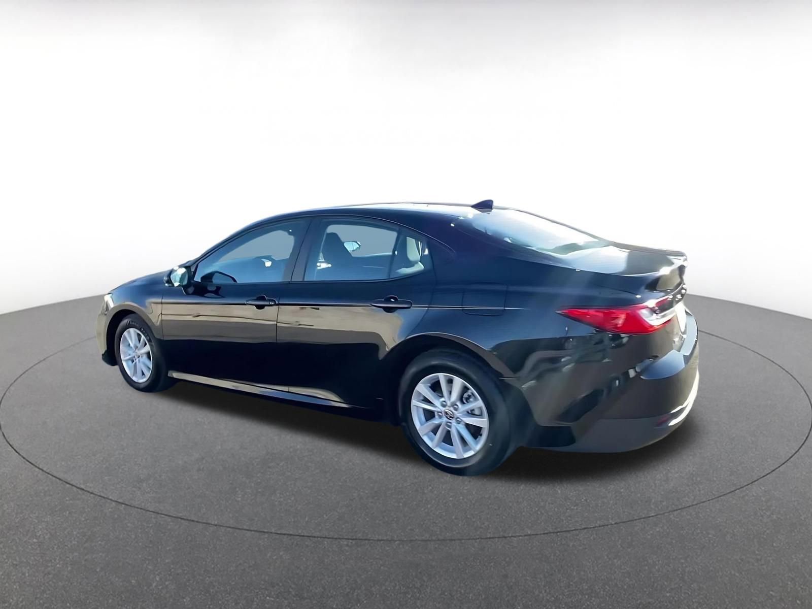 Thumbnail: 2025 Toyota Camry - 10