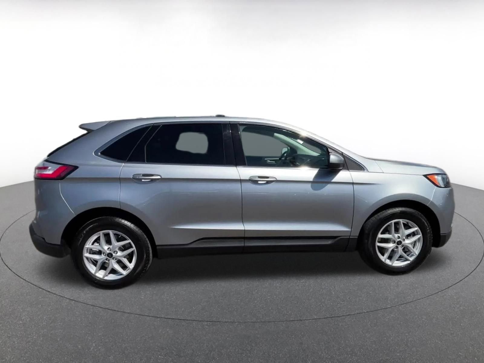 Thumbnail: 2023 Ford Edge - 16