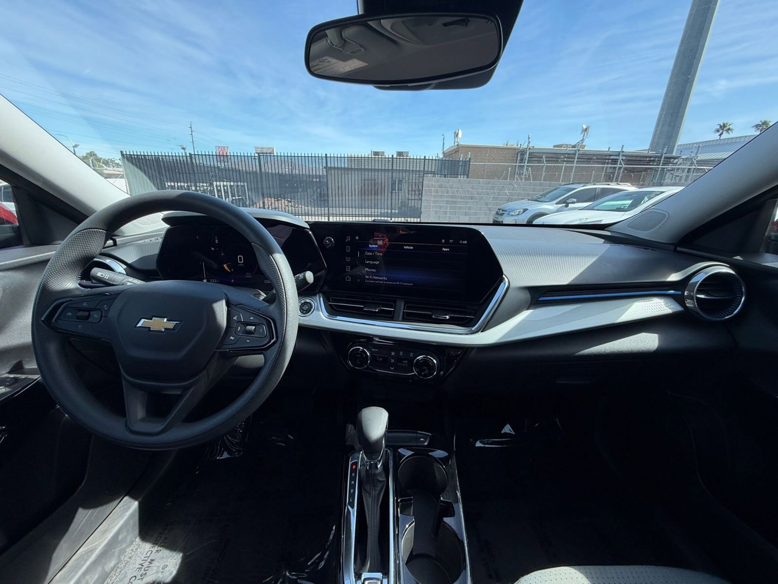 Thumbnail: 2025 Chevrolet Trax - 32