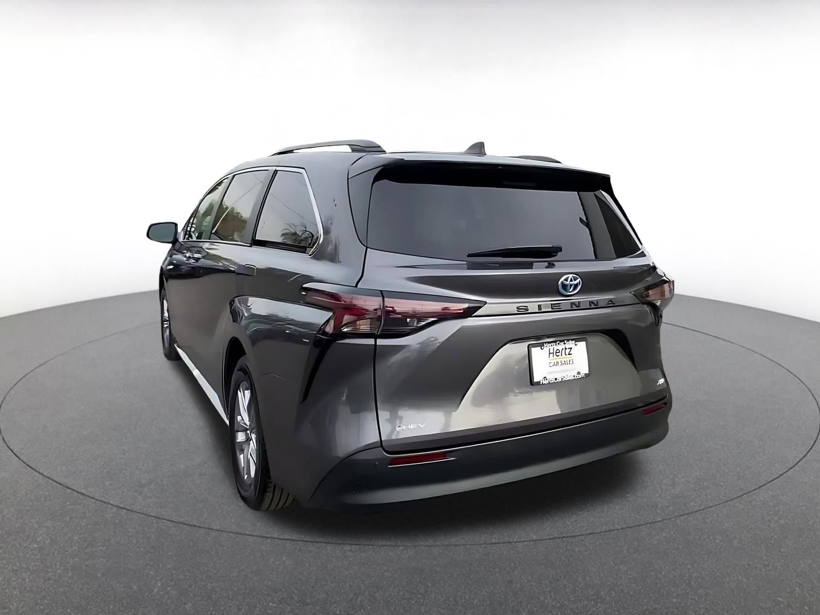 Thumbnail: 2025 Toyota Sienna - 11
