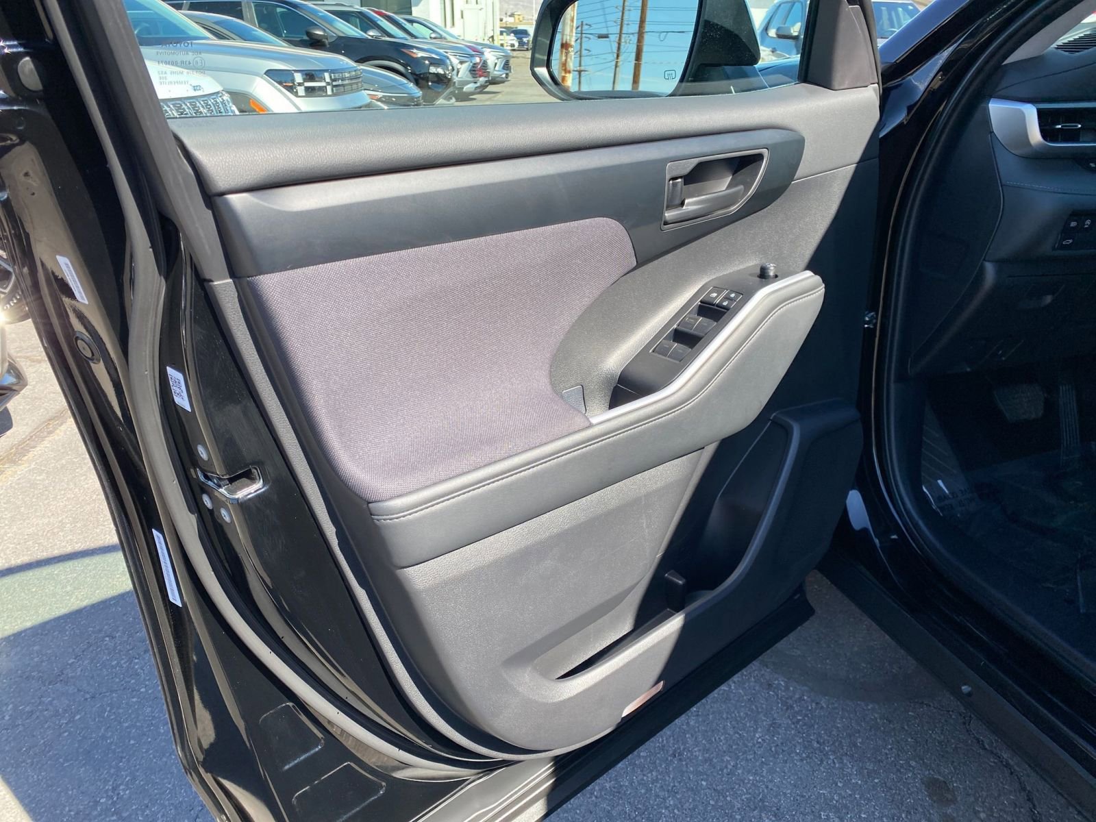 Thumbnail: 2025 Toyota Highlander - 18