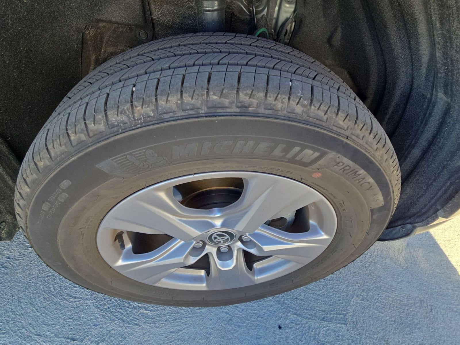 Thumbnail: 2025 Toyota RAV4 - 10